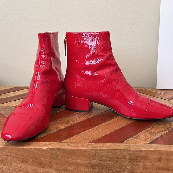 Red oh red booties! - Picture 2 of 6